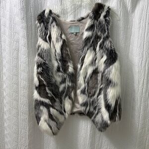 Skies Are Blue Faux Fur Vest in Black and White